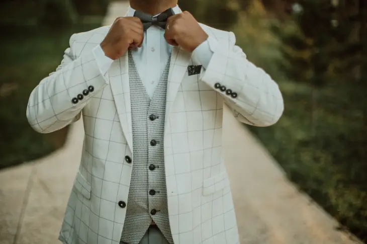 Costume sans revers homme : l'alternative formelle tendance 2026